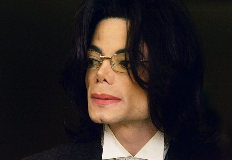 ما هي عمليات التجميل الشائعة بين المشاهير أكثر من غيرها؟ 4 ما هي عمليات التجميل الشائعة بين المشاهير أكثر من غيرها؟ 4