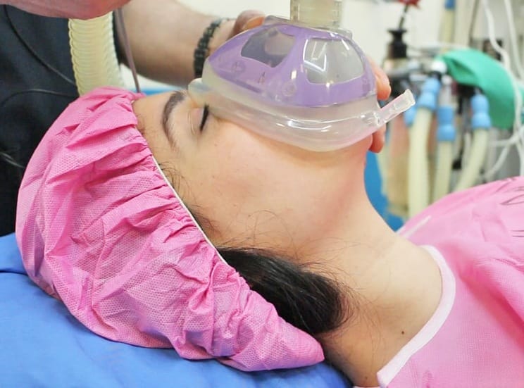 التخدير في عمليات التجميل: كل ما تحتاج معرفته 2 التخدير في عمليات التجميل: كل ما تحتاج معرفته 2