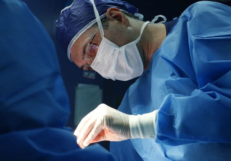 كيف أختار أفضل جراح تجميل انف؟ 2 كيف أختار أفضل جراح تجميل انف؟ 2