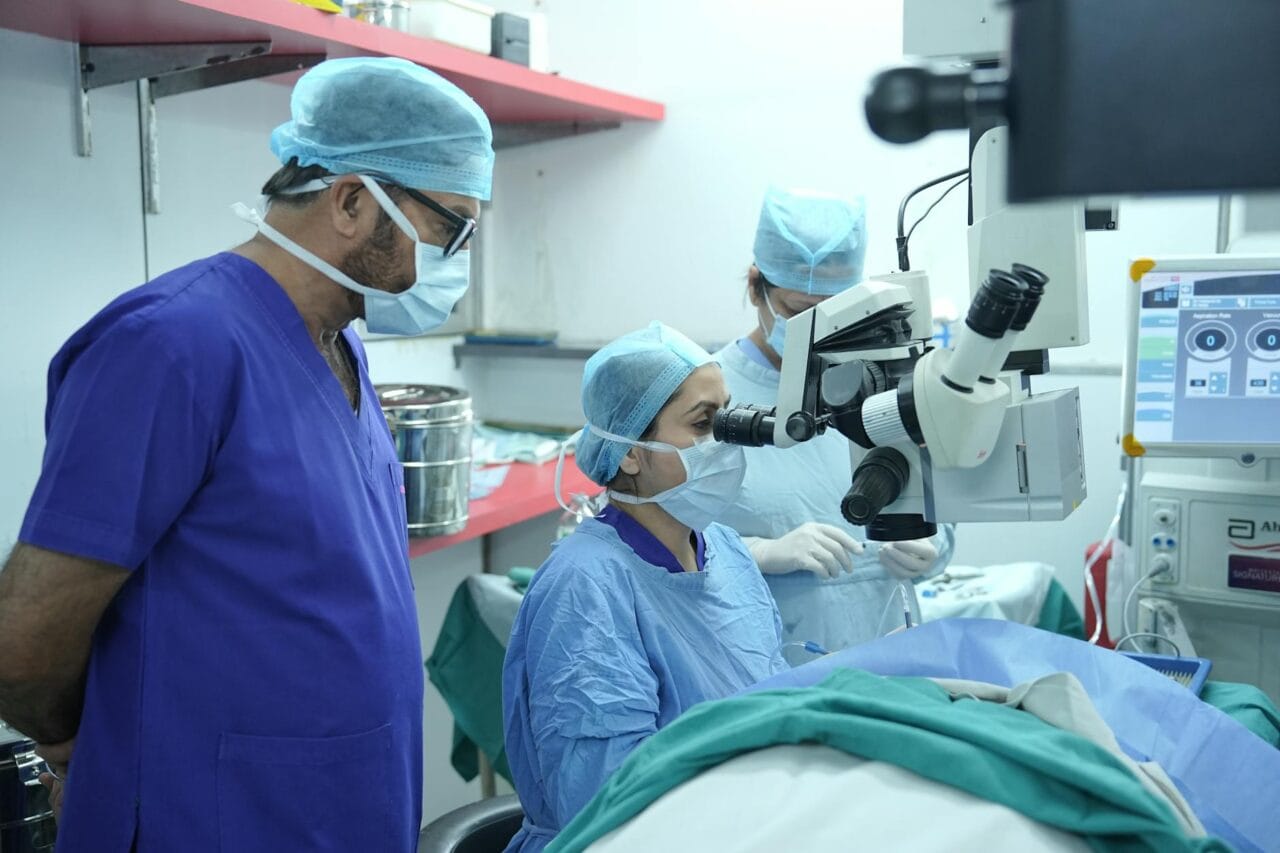 رحلتك نحو رؤية أوضح تبدأ من شيراز 🌟 professional eye surgery in new delhi hospital